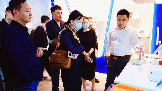 搭建企业交流平台 黄鹤之星CEO特训营学员齐聚利楚商服共谋发展