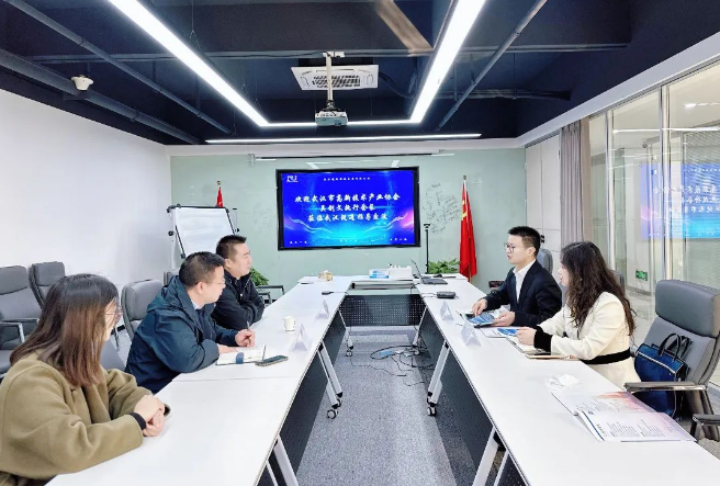 锐意进取,争创一流,成为轨道交通行业最受信赖的标杆企业 锐意进取,争创一流,成为轨道交通行业最受信赖的标杆企业