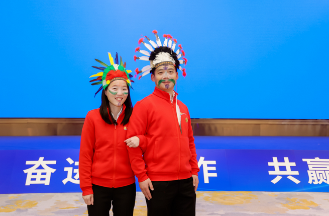胡亮