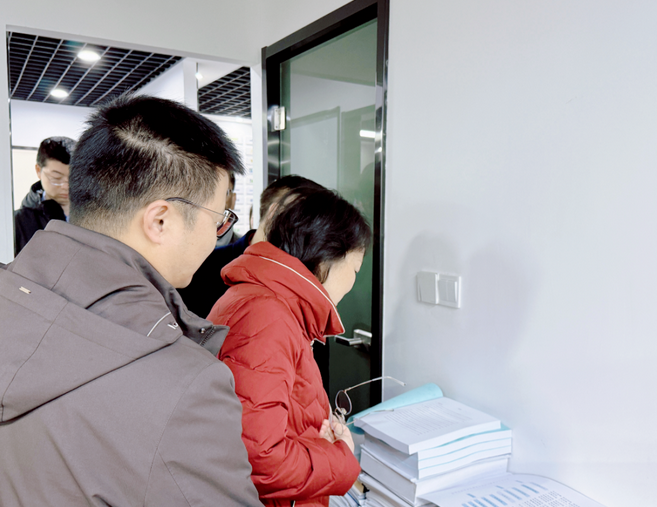 武汉市科学技术局党组书记、局长董丹红一行莅临协会调研指导 武汉市科学技术局党组书记、局长董丹红一行莅临协会调研指导