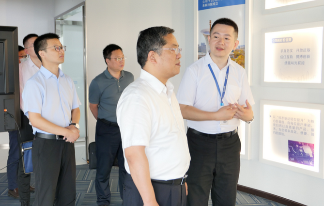市委常委、统战部部长胡勇政调研科技型中小民营企业并召开企业座谈会