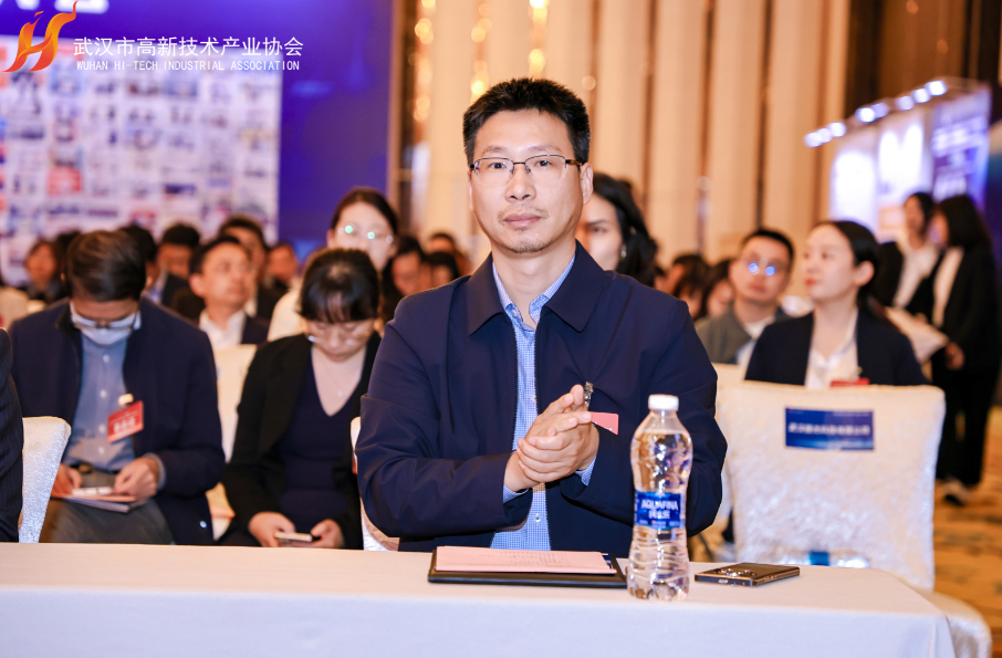 300余位理事、副会长齐聚一堂,探索“共生共荣”新发展! 300余位理事、副会长齐聚一堂,探索“共生共荣”新发展!