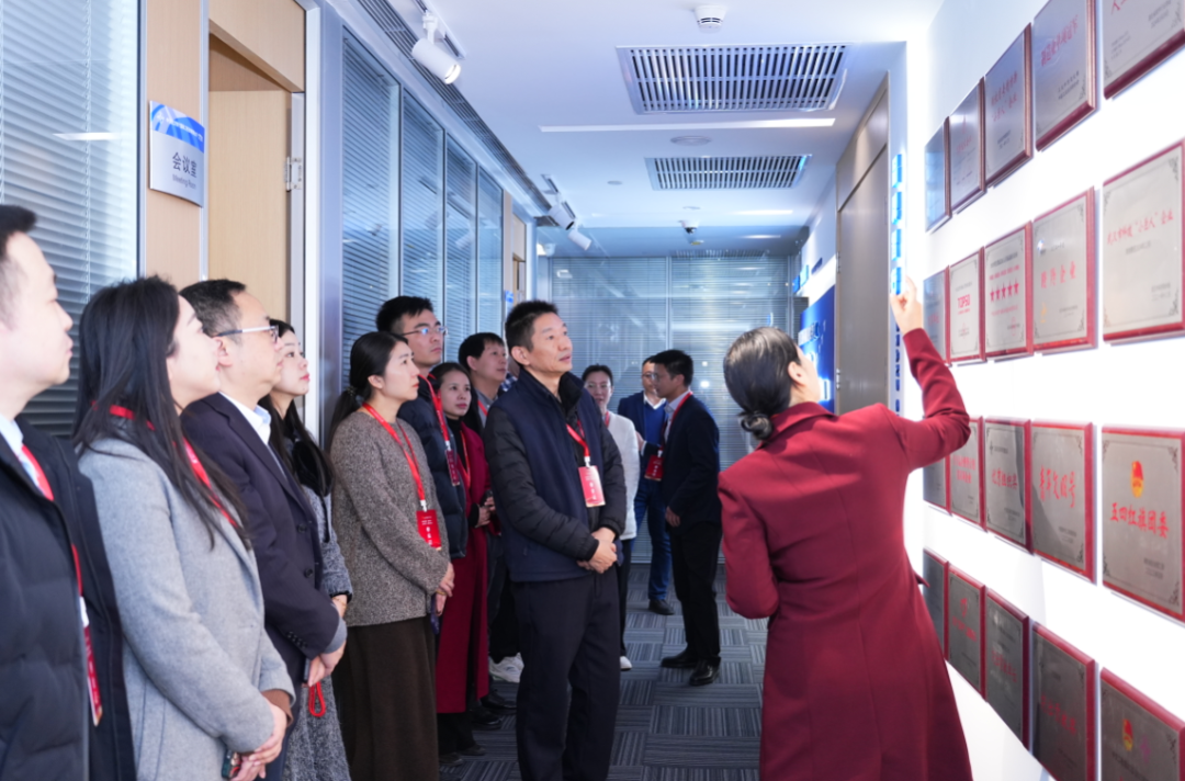 支点·冲锋号 | 第34期周三会走进智行国际,助力“人工智能+”蹄疾步稳 支点·冲锋号 | 第34期周三会走进智行国际,助力“人工智能+”蹄疾步稳